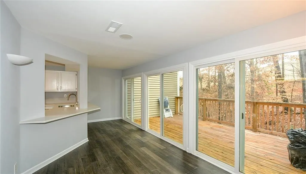 76 Dunwoody Springs Drive, Atlanta, Georgia 30328, 2 Bedrooms Bedrooms, ,2 BathroomsBathrooms,Residential,Sold,76 Dunwoody Springs Drive,5963139