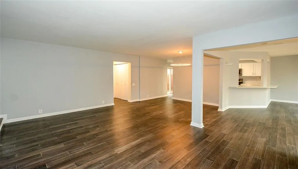 76 Dunwoody Springs Drive, Atlanta, Georgia 30328, 2 Bedrooms Bedrooms, ,2 BathroomsBathrooms,Residential,Sold,76 Dunwoody Springs Drive,5963139