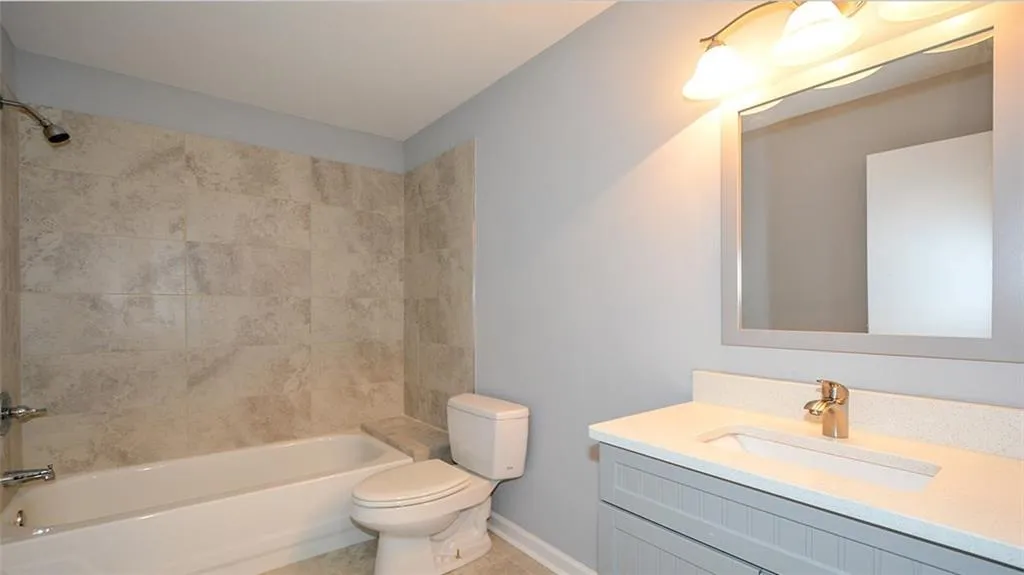 76 Dunwoody Springs Drive, Atlanta, Georgia 30328, 2 Bedrooms Bedrooms, ,2 BathroomsBathrooms,Residential,Sold,76 Dunwoody Springs Drive,5963139