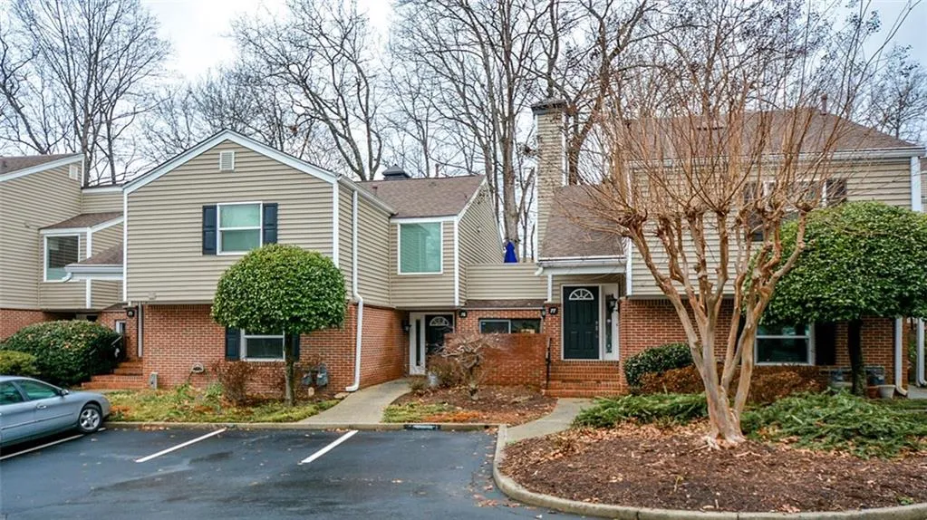 76 Dunwoody Springs Drive, Atlanta, Georgia 30328, 2 Bedrooms Bedrooms, ,2 BathroomsBathrooms,Residential,Sold,76 Dunwoody Springs Drive,5963139