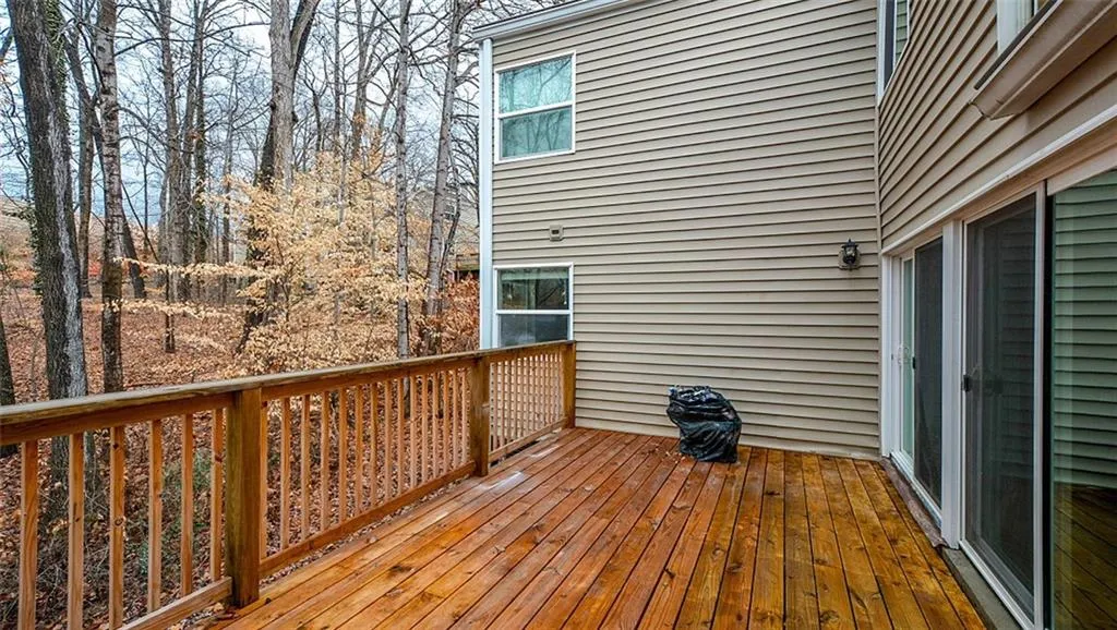 76 Dunwoody Springs Drive, Atlanta, Georgia 30328, 2 Bedrooms Bedrooms, ,2 BathroomsBathrooms,Residential,Sold,76 Dunwoody Springs Drive,5963139