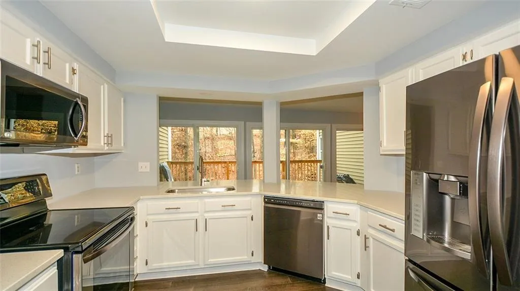 76 Dunwoody Springs Drive, Atlanta, Georgia 30328, 2 Bedrooms Bedrooms, ,2 BathroomsBathrooms,Residential,Sold,76 Dunwoody Springs Drive,5963139