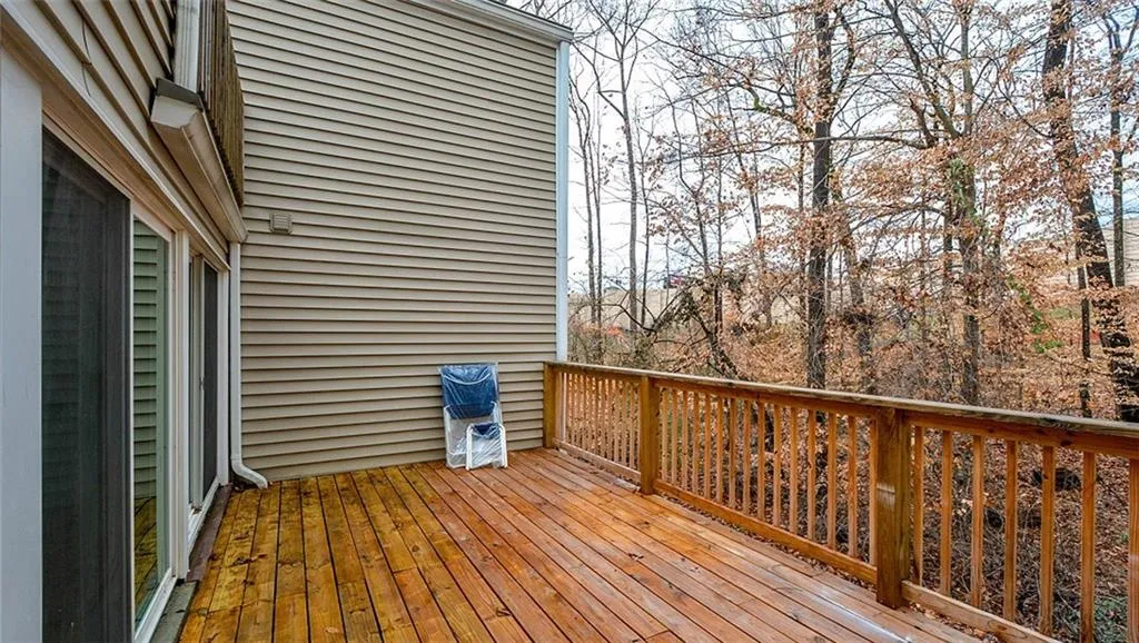 76 Dunwoody Springs Drive, Atlanta, Georgia 30328, 2 Bedrooms Bedrooms, ,2 BathroomsBathrooms,Residential,Sold,76 Dunwoody Springs Drive,5963139