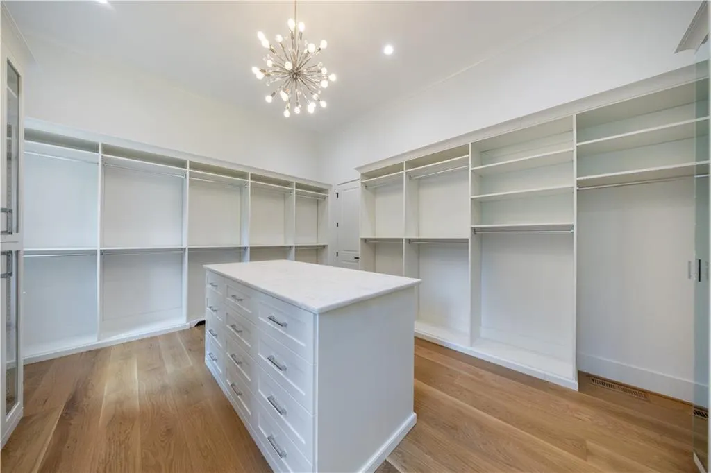 1235 Mount Paran Road Nw, Atlanta, Georgia 30327, 5 Bedrooms Bedrooms, ,6 BathroomsBathrooms,Residential,For Sale,1235 Mount Paran Road Nw,7421089
