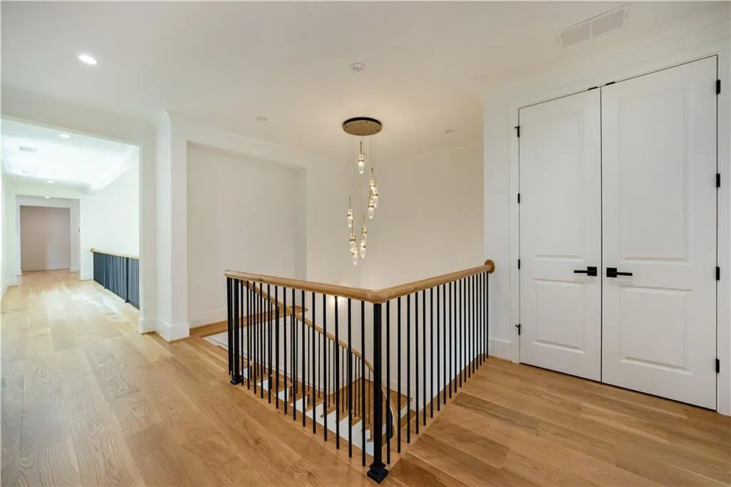 1235 Mount Paran Road Nw, Atlanta, Georgia 30327, 5 Bedrooms Bedrooms, ,6 BathroomsBathrooms,Residential,For Sale,1235 Mount Paran Road Nw,7421089