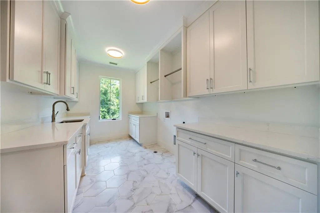 1235 Mount Paran Road Nw, Atlanta, Georgia 30327, 5 Bedrooms Bedrooms, ,6 BathroomsBathrooms,Residential,For Sale,1235 Mount Paran Road Nw,7421089