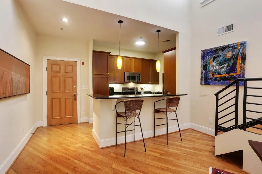 270 15th Street Ne Unit 305, Atlanta, Georgia 30309, 2 Bedrooms Bedrooms, ,2 BathroomsBathrooms,Residential,Sold,270 15th Street Ne Unit 305,5685404
