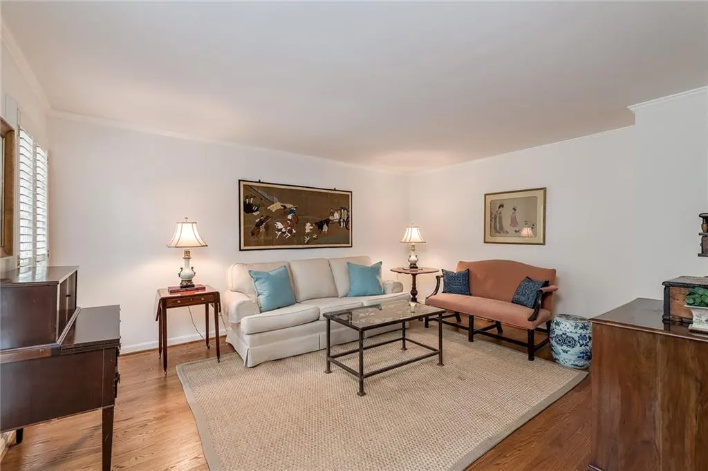 880 Landmark Drive, Sandy Springs, Georgia 30342, 4 Bedrooms Bedrooms, ,2 BathroomsBathrooms,Residential,Sold,880 Landmark Drive,6677030