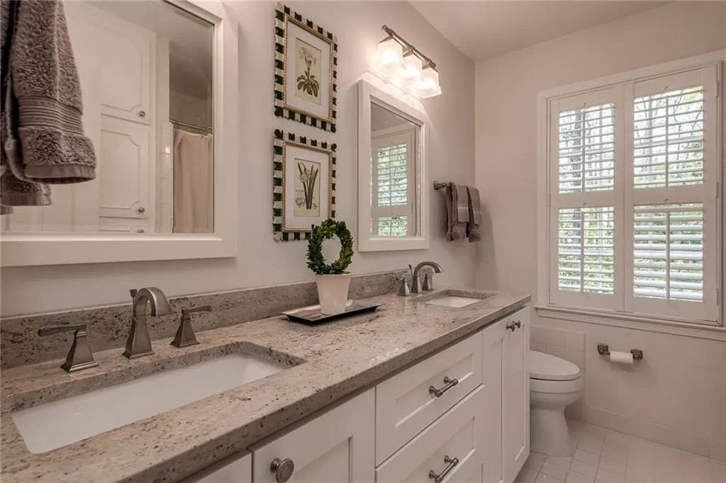 880 Landmark Drive, Sandy Springs, Georgia 30342, 4 Bedrooms Bedrooms, ,2 BathroomsBathrooms,Residential,Sold,880 Landmark Drive,6677030