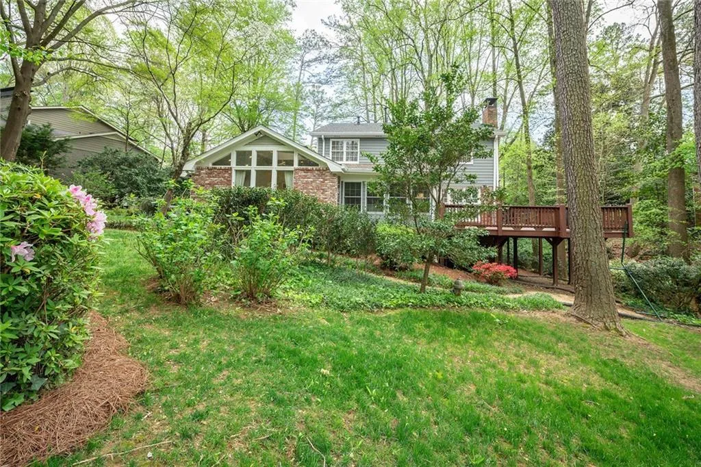 880 Landmark Drive, Sandy Springs, Georgia 30342, 4 Bedrooms Bedrooms, ,2 BathroomsBathrooms,Residential,Sold,880 Landmark Drive,6677030
