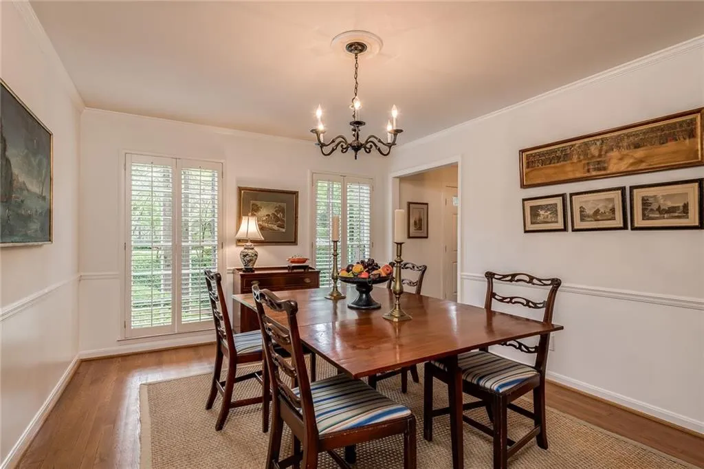 880 Landmark Drive, Sandy Springs, Georgia 30342, 4 Bedrooms Bedrooms, ,2 BathroomsBathrooms,Residential,Sold,880 Landmark Drive,6677030