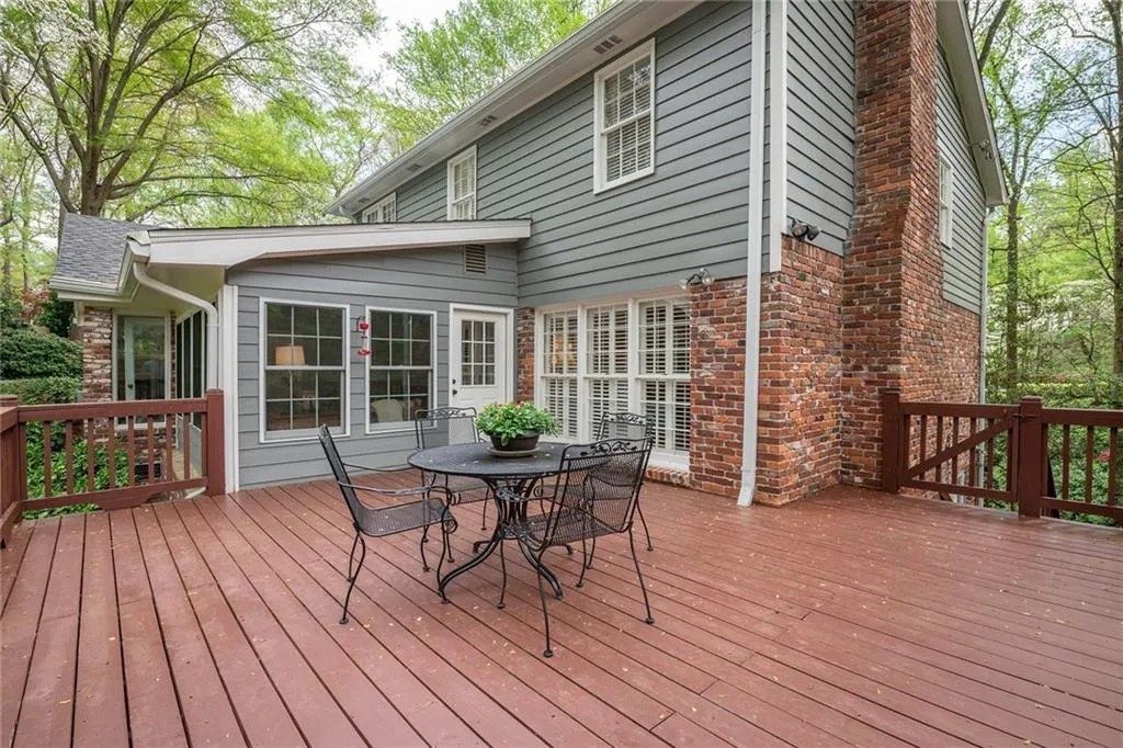 880 Landmark Drive, Sandy Springs, Georgia 30342, 4 Bedrooms Bedrooms, ,2 BathroomsBathrooms,Residential,Sold,880 Landmark Drive,6677030