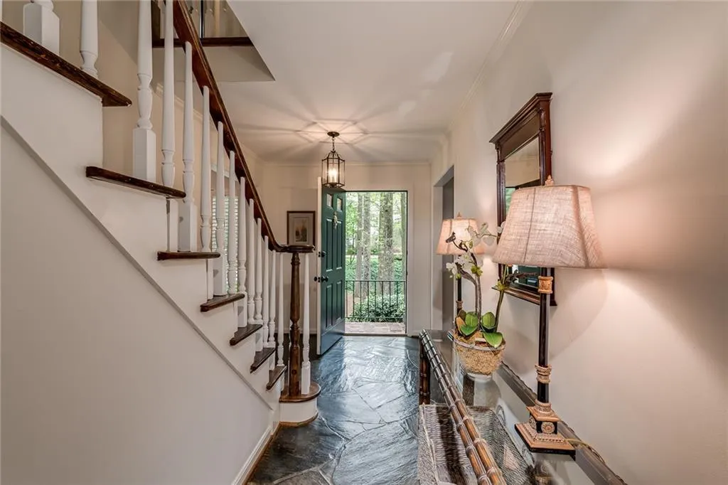 880 Landmark Drive, Sandy Springs, Georgia 30342, 4 Bedrooms Bedrooms, ,2 BathroomsBathrooms,Residential,Sold,880 Landmark Drive,6677030