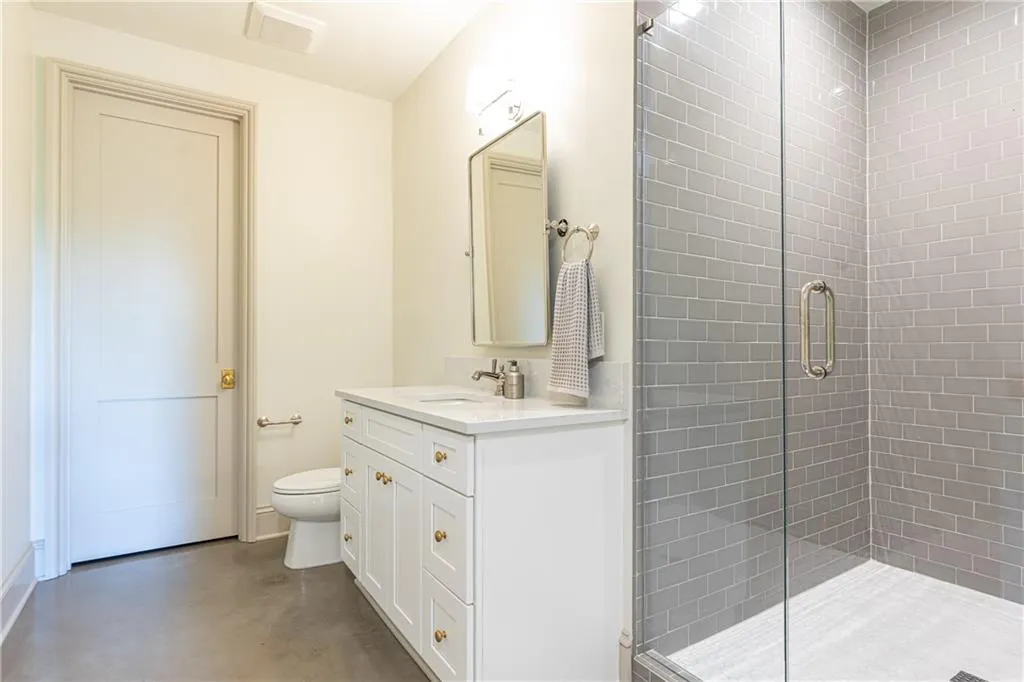 Terrace level bedroom #2 ensuite bathroom