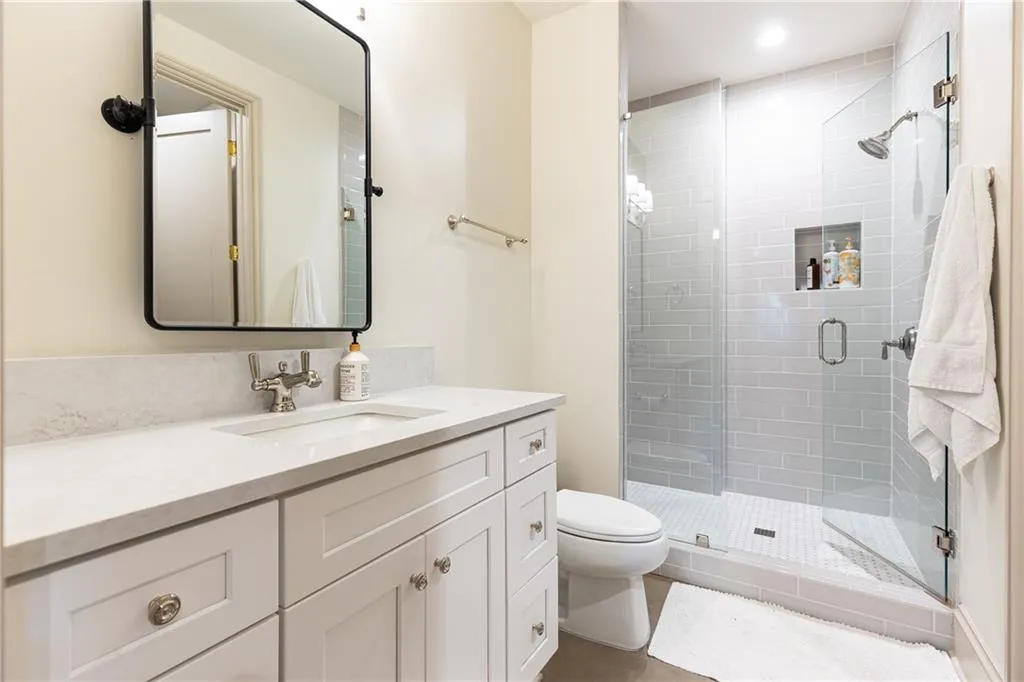 Terrace level bedoom #1 ensuite bathroom