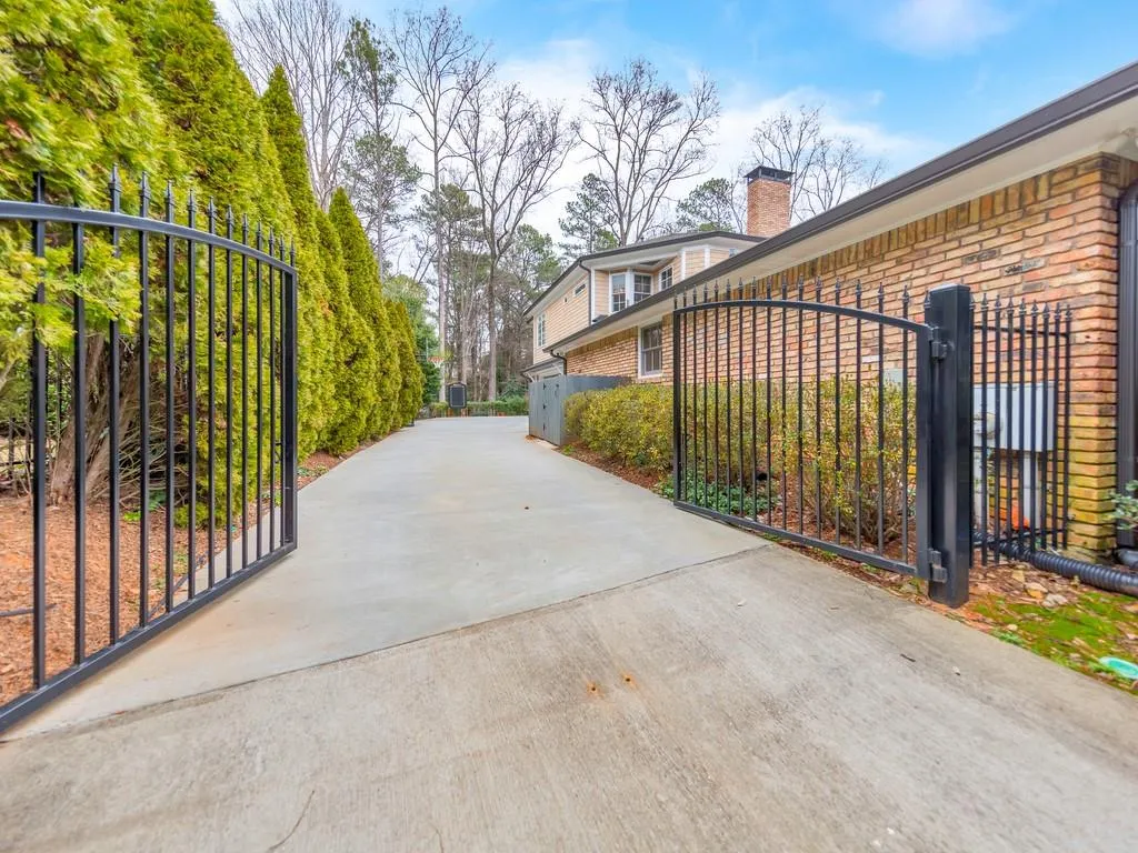235 Forrest Lake Drive Nw, Atlanta, Georgia 30327, 5 Bedrooms Bedrooms, ,4 BathroomsBathrooms,Residential,Sold,235 Forrest Lake Drive Nw,6667926