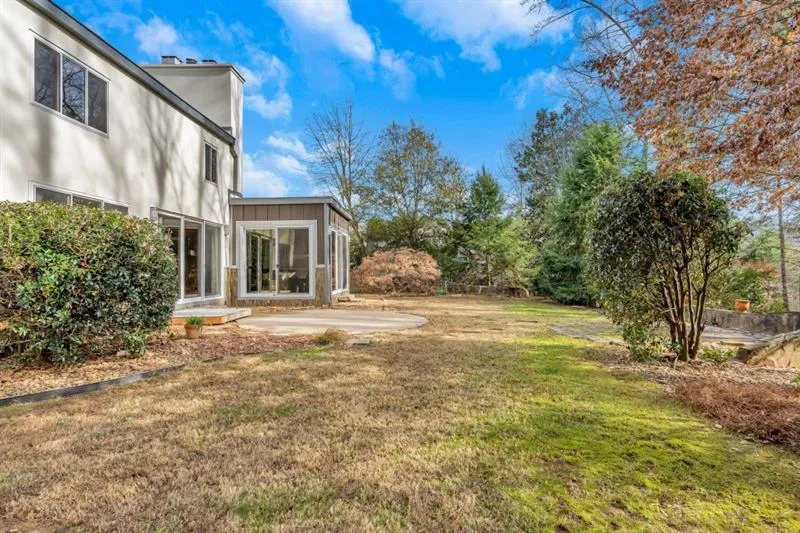 2010 River North Parkway, Sandy Springs, Georgia 30328, 4 Bedrooms Bedrooms, ,3 BathroomsBathrooms,Residential,Sold,2010 River North Parkway,6653841