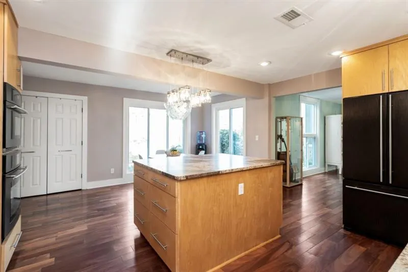 2010 River North Parkway, Sandy Springs, Georgia 30328, 4 Bedrooms Bedrooms, ,3 BathroomsBathrooms,Residential,Sold,2010 River North Parkway,6653841