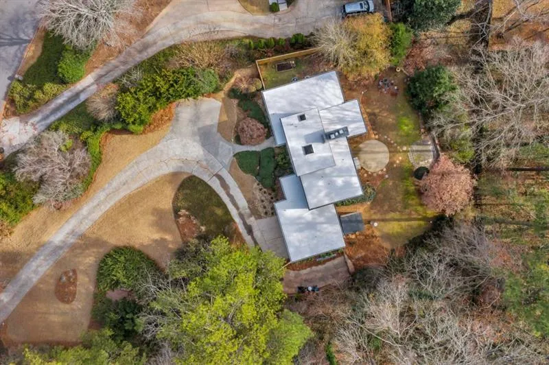 2010 River North Parkway, Sandy Springs, Georgia 30328, 4 Bedrooms Bedrooms, ,3 BathroomsBathrooms,Residential,Sold,2010 River North Parkway,6653841