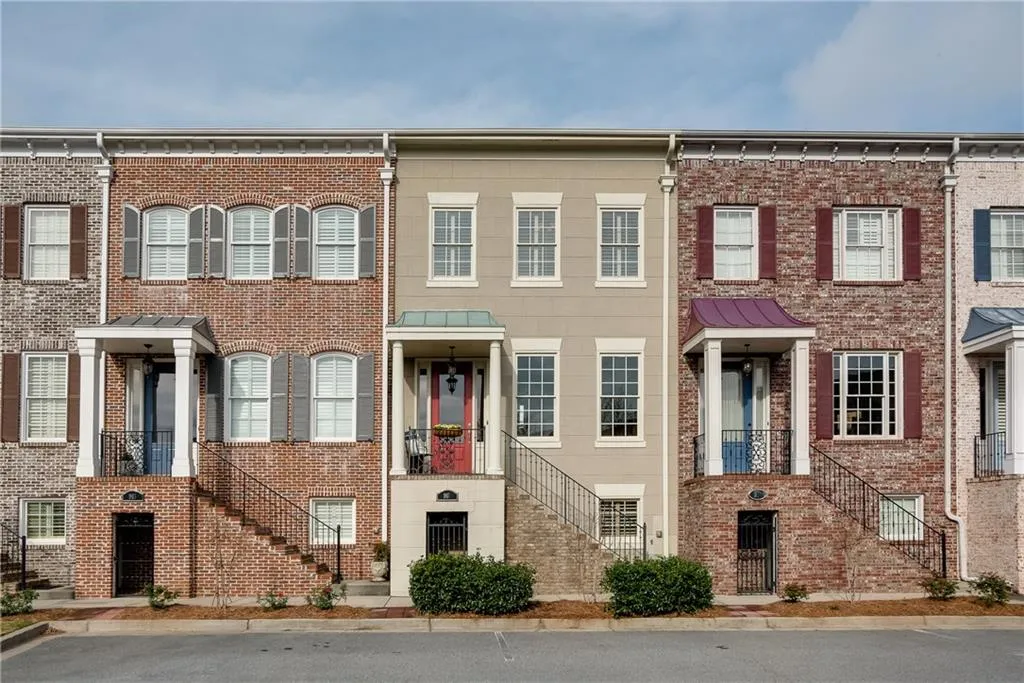 961 Persimmon Point, Sandy Springs, Georgia 30328, 2 Bedrooms Bedrooms, ,3 BathroomsBathrooms,Residential,Sold,961 Persimmon Point,5667153