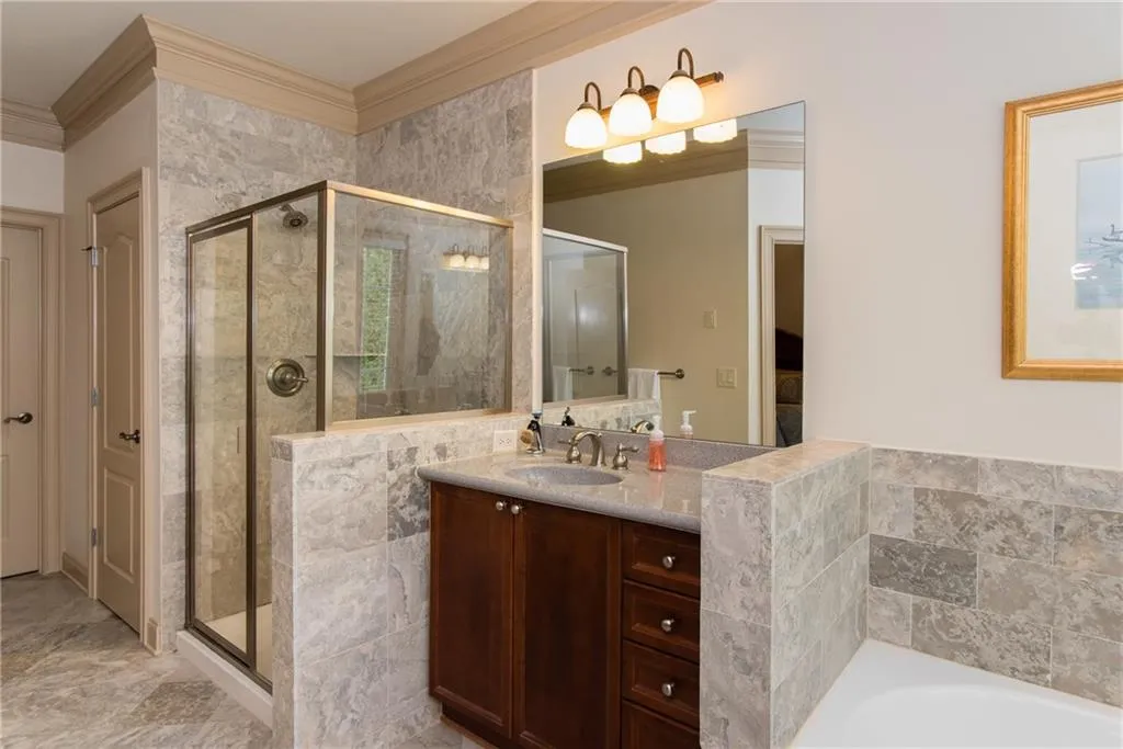 961 Persimmon Point, Sandy Springs, Georgia 30328, 2 Bedrooms Bedrooms, ,3 BathroomsBathrooms,Residential,Sold,961 Persimmon Point,5667153