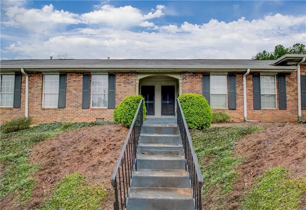 5375 Roswell Road Unit A3, Atlanta, Georgia 30342, 1 Bedroom Bedrooms, ,1 BathroomBathrooms,Residential,Sold,5375 Roswell Road Unit A3,6520535