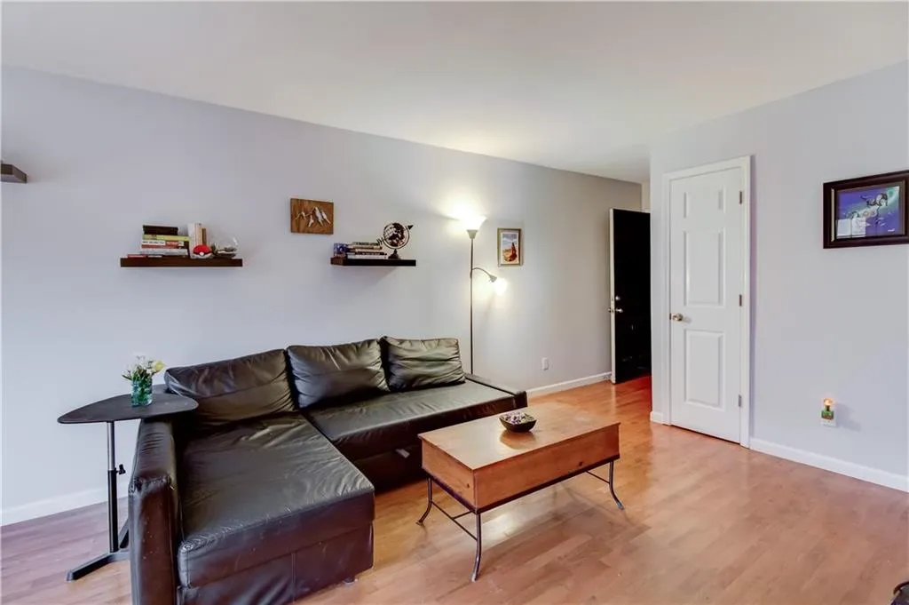 5375 Roswell Road Unit A3, Atlanta, Georgia 30342, 1 Bedroom Bedrooms, ,1 BathroomBathrooms,Residential,Sold,5375 Roswell Road Unit A3,6520535