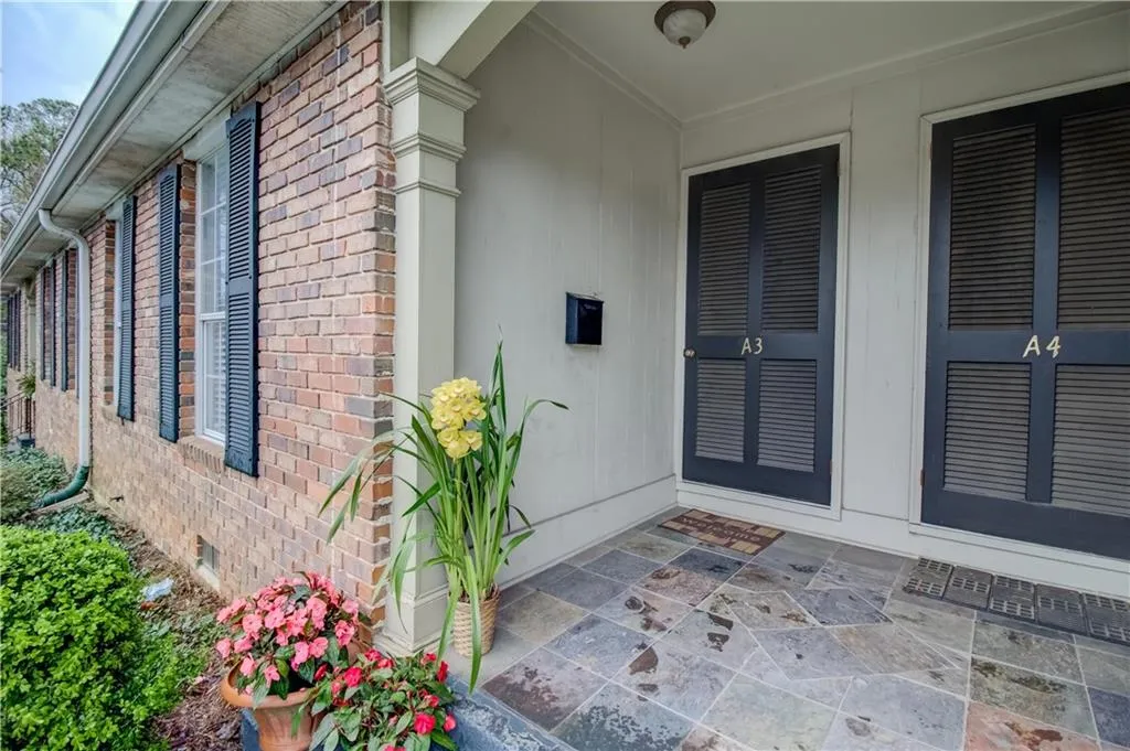 5375 Roswell Road Unit A3, Atlanta, Georgia 30342, 1 Bedroom Bedrooms, ,1 BathroomBathrooms,Residential,Sold,5375 Roswell Road Unit A3,6520535