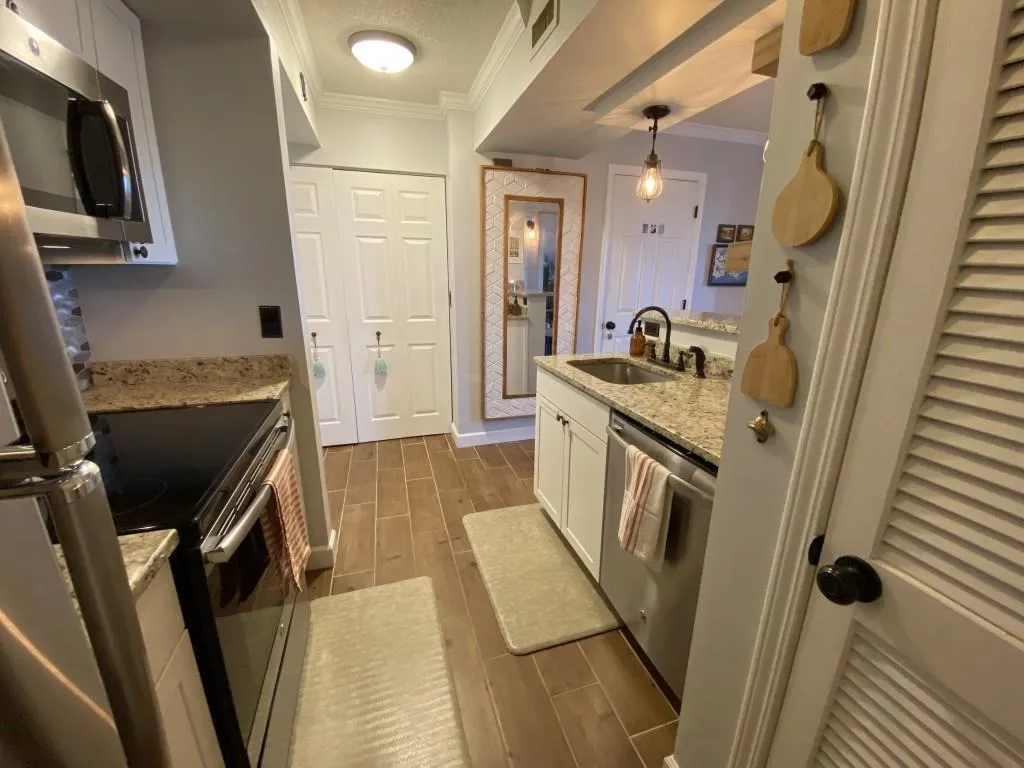 795 Hammond Drive Unit 1504, Atlanta, Georgia 30328, 1 Bedroom Bedrooms, ,1 BathroomBathrooms,Residential,Sold,795 Hammond Drive Unit 1504,6710587