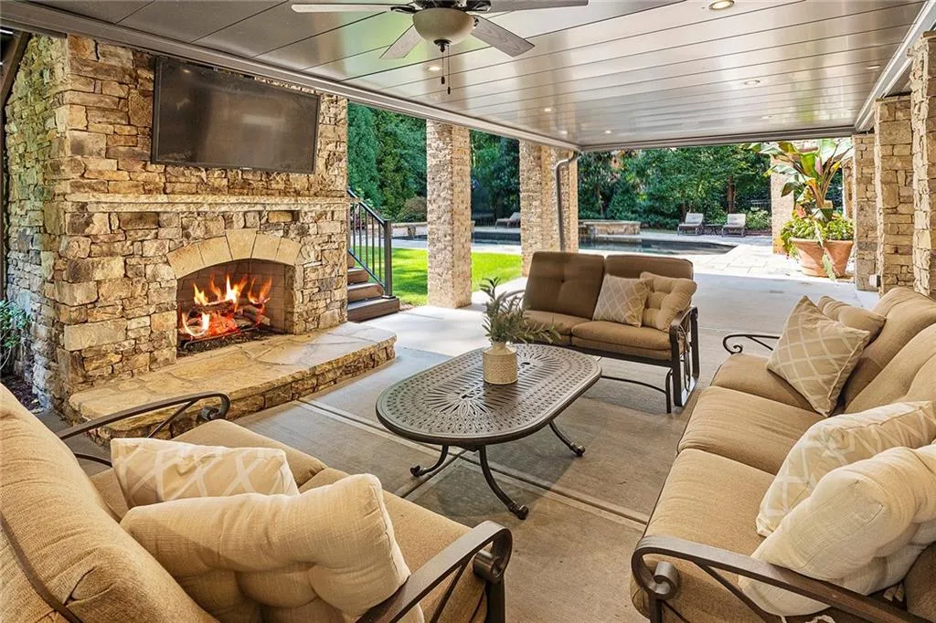 5170 Peachtree Dunwoody Road, Sandy Springs, Georgia 30342, 7 Bedrooms Bedrooms, ,9 BathroomsBathrooms,Residential,Sold,5170 Peachtree Dunwoody Road,7087966