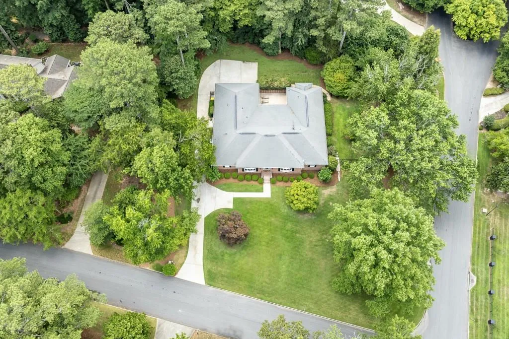 505 Valley Hall Drive, Sandy Springs, Georgia 30350, 5 Bedrooms Bedrooms, ,3 BathroomsBathrooms,Residential,Sold,505 Valley Hall Drive,7416999