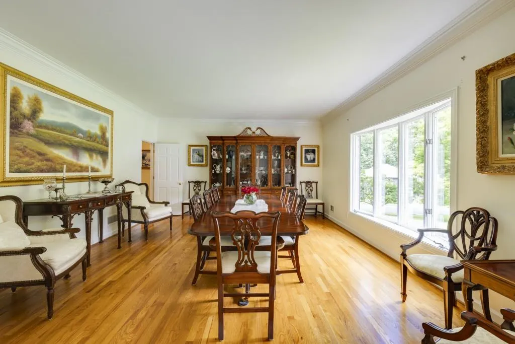 505 Valley Hall Drive, Sandy Springs, Georgia 30350, 5 Bedrooms Bedrooms, ,3 BathroomsBathrooms,Residential,Sold,505 Valley Hall Drive,7416999