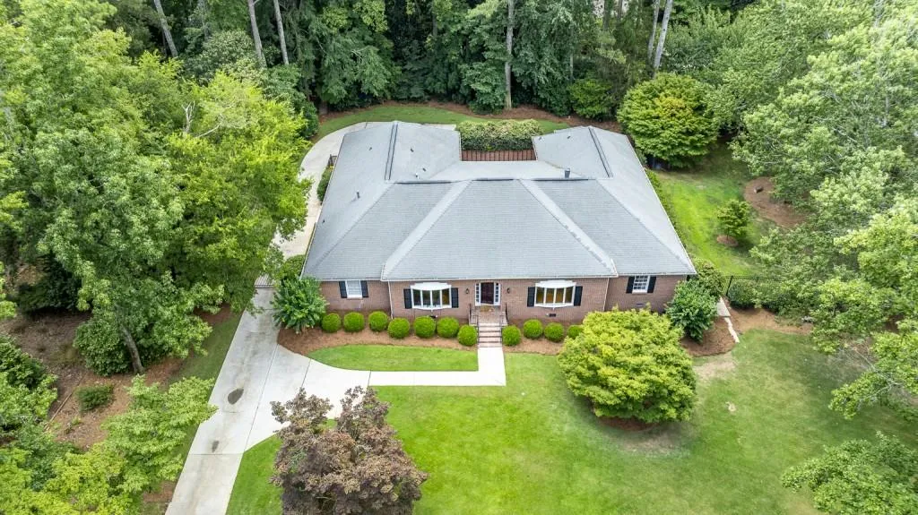 505 Valley Hall Drive, Sandy Springs, Georgia 30350, 5 Bedrooms Bedrooms, ,3 BathroomsBathrooms,Residential,Sold,505 Valley Hall Drive,7416999