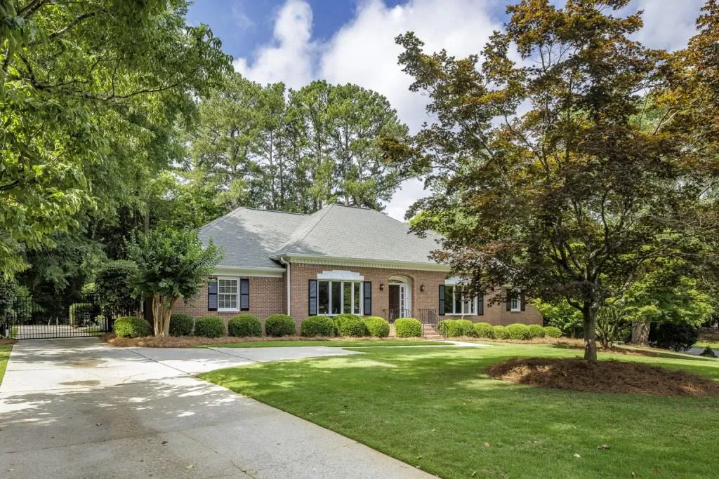 505 Valley Hall Drive, Sandy Springs, Georgia 30350, 5 Bedrooms Bedrooms, ,3 BathroomsBathrooms,Residential,Sold,505 Valley Hall Drive,7416999