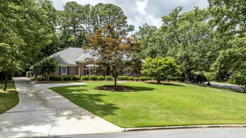 505 Valley Hall Drive, Sandy Springs, Georgia 30350, 5 Bedrooms Bedrooms, ,3 BathroomsBathrooms,Residential,Sold,505 Valley Hall Drive,7416999