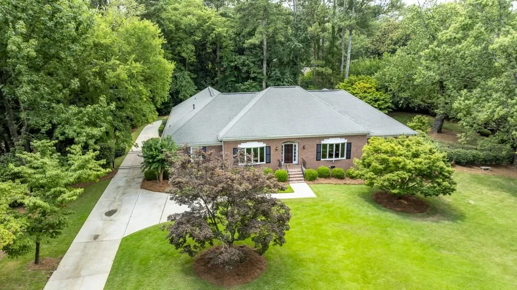 505 Valley Hall Drive, Sandy Springs, Georgia 30350, 5 Bedrooms Bedrooms, ,3 BathroomsBathrooms,Residential,Sold,505 Valley Hall Drive,7416999