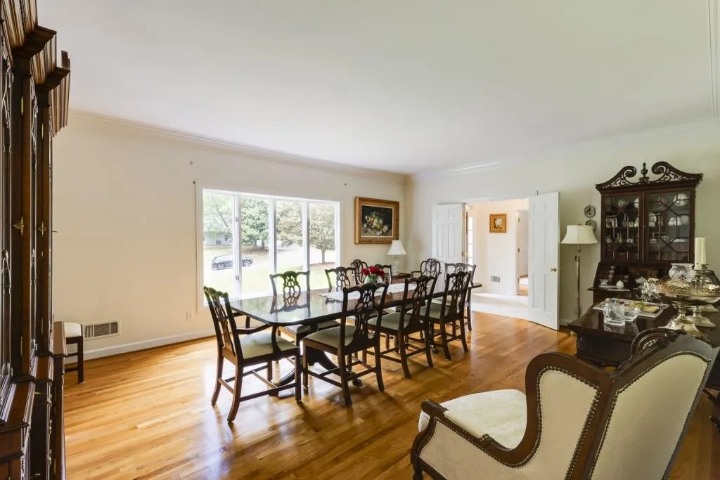 505 Valley Hall Drive, Sandy Springs, Georgia 30350, 5 Bedrooms Bedrooms, ,3 BathroomsBathrooms,Residential,Sold,505 Valley Hall Drive,7416999