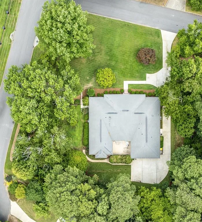 505 Valley Hall Drive, Sandy Springs, Georgia 30350, 5 Bedrooms Bedrooms, ,3 BathroomsBathrooms,Residential,Sold,505 Valley Hall Drive,7416999