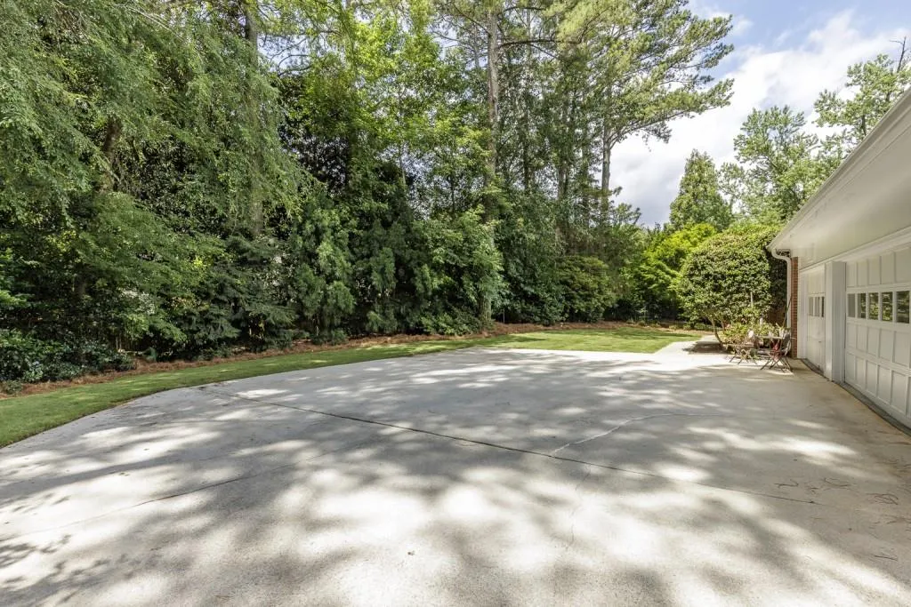 505 Valley Hall Drive, Sandy Springs, Georgia 30350, 5 Bedrooms Bedrooms, ,3 BathroomsBathrooms,Residential,Sold,505 Valley Hall Drive,7416999