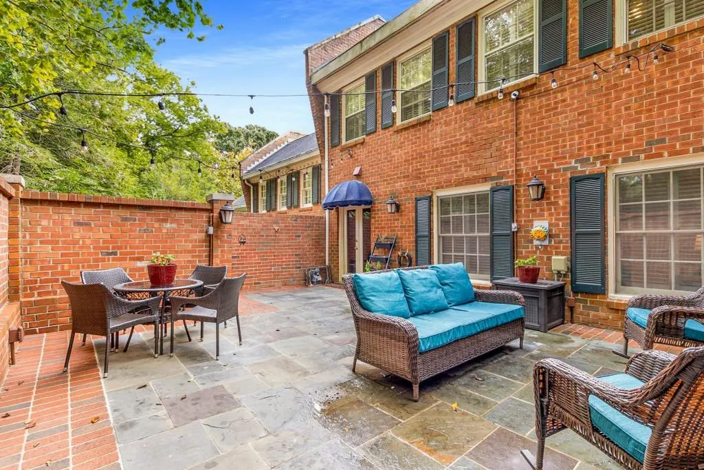634 Jefferson Circle Ne, Sandy Springs, Georgia 30328, 3 Bedrooms Bedrooms, ,2 BathroomsBathrooms,Residential,Sold,634 Jefferson Circle Ne,7462266