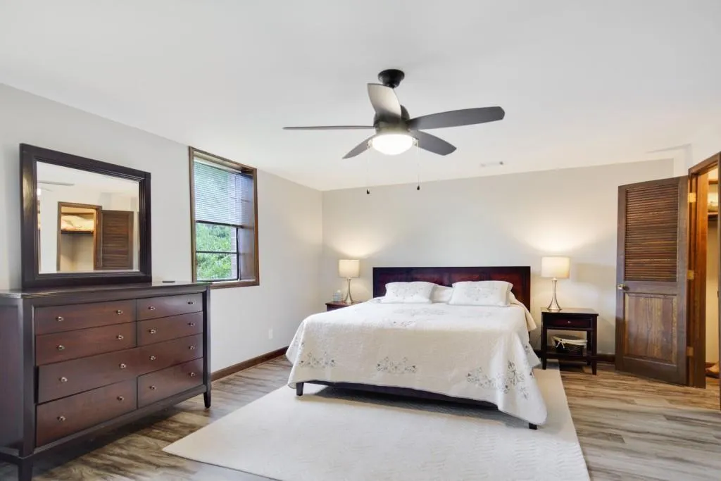 430 Riverhill Drive, Sandy Springs, Georgia 30328, 4 Bedrooms Bedrooms, ,4 BathroomsBathrooms,Residential,Sold,430 Riverhill Drive,6815142