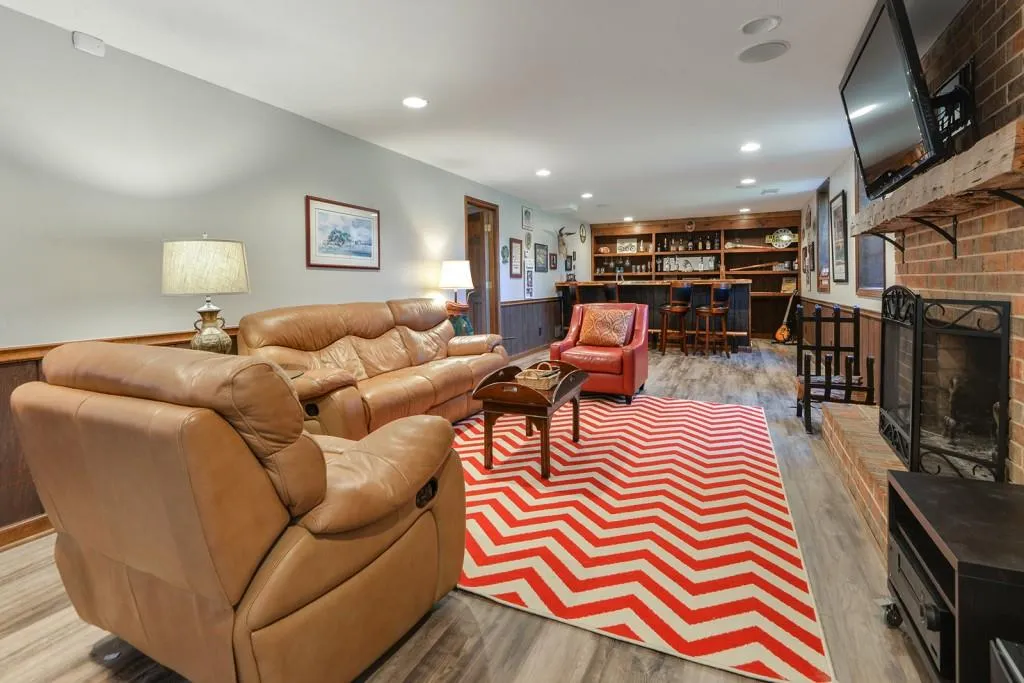 430 Riverhill Drive, Sandy Springs, Georgia 30328, 4 Bedrooms Bedrooms, ,4 BathroomsBathrooms,Residential,Sold,430 Riverhill Drive,6815142