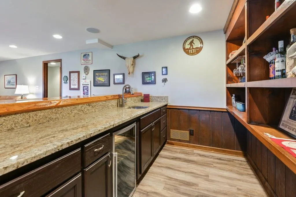 430 Riverhill Drive, Sandy Springs, Georgia 30328, 4 Bedrooms Bedrooms, ,4 BathroomsBathrooms,Residential,Sold,430 Riverhill Drive,6815142