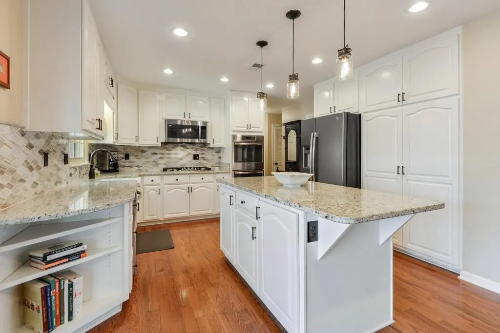 430 Riverhill Drive, Sandy Springs, Georgia 30328, 4 Bedrooms Bedrooms, ,4 BathroomsBathrooms,Residential,Sold,430 Riverhill Drive,6815142