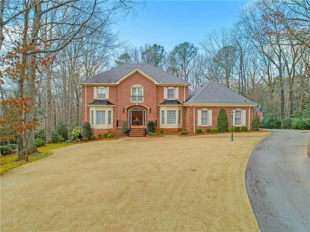 8905 Huntcliff Trace, Sandy Springs, Georgia 30350, 4 Bedrooms Bedrooms, ,3 BathroomsBathrooms,Residential,Sold,8905 Huntcliff Trace,5970171