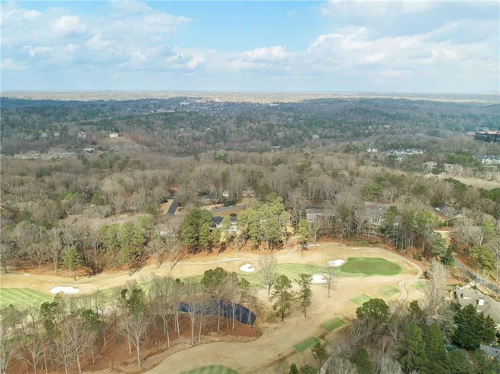 8905 Huntcliff Trace, Sandy Springs, Georgia 30350, 4 Bedrooms Bedrooms, ,3 BathroomsBathrooms,Residential,Sold,8905 Huntcliff Trace,5970171