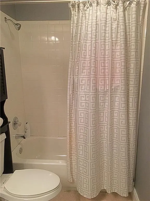 6980 Roswell Road Unit F5, Atlanta, Georgia 30328, 3 Bedrooms Bedrooms, ,2 BathroomsBathrooms,Residential,Sold,6980 Roswell Road Unit F5,5962084