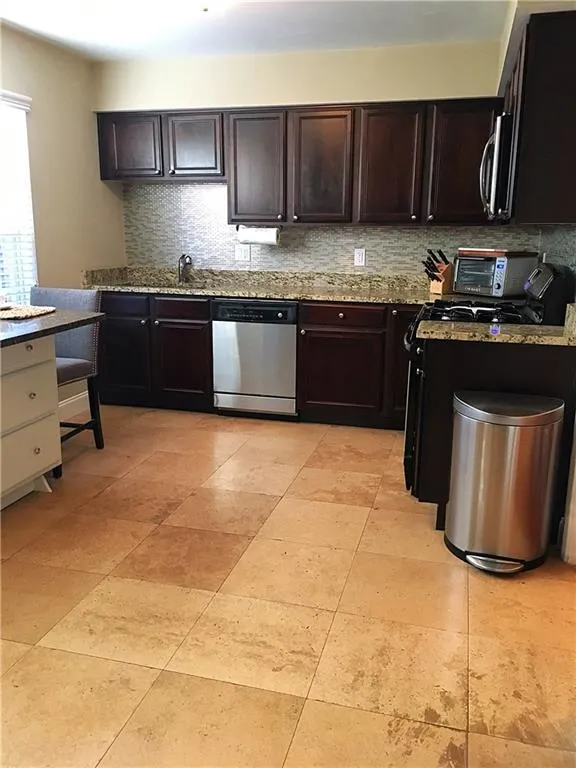 6980 Roswell Road Unit F5, Atlanta, Georgia 30328, 3 Bedrooms Bedrooms, ,2 BathroomsBathrooms,Residential,Sold,6980 Roswell Road Unit F5,5962084