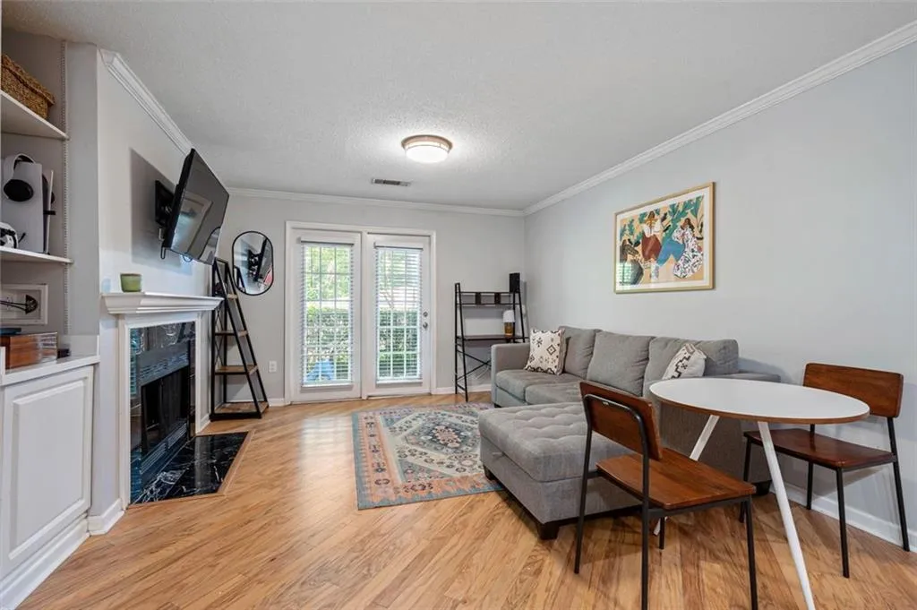 3655 Habersham Road Ne Unit B149, Atlanta, Georgia 30305, 2 Bedrooms Bedrooms, ,2 BathroomsBathrooms,Residential,Sold,3655 Habersham Road Ne Unit B149,7047395