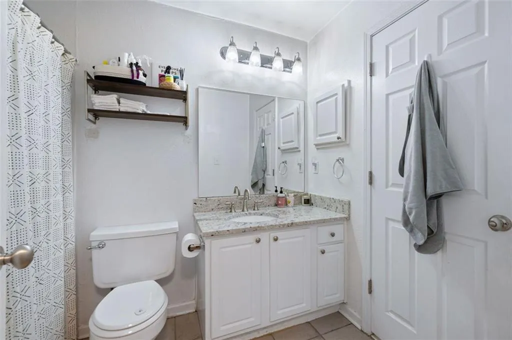 3655 Habersham Road Ne Unit B149, Atlanta, Georgia 30305, 2 Bedrooms Bedrooms, ,2 BathroomsBathrooms,Residential,Sold,3655 Habersham Road Ne Unit B149,7047395